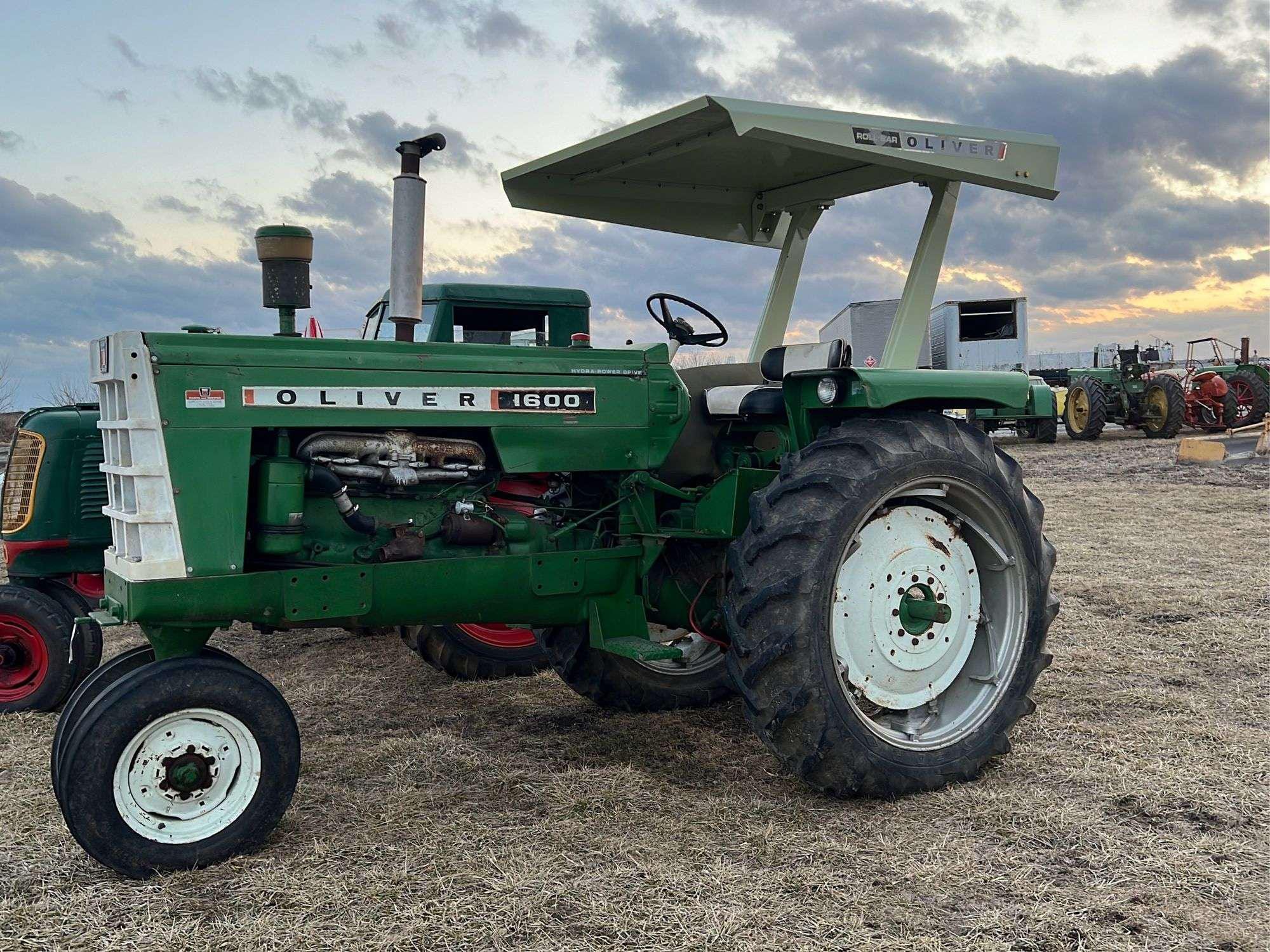 Main image Oliver 1600