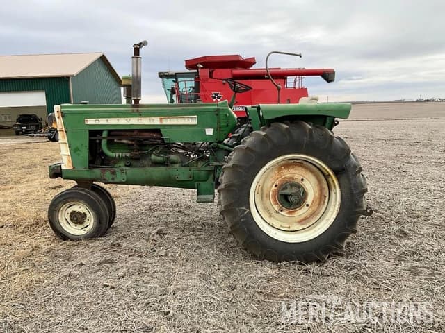 Image of Oliver 1650 equipment image 2