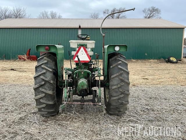 Image of Oliver 1650 equipment image 4