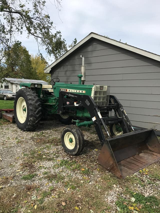 Image of Oliver 1650 equipment image 1