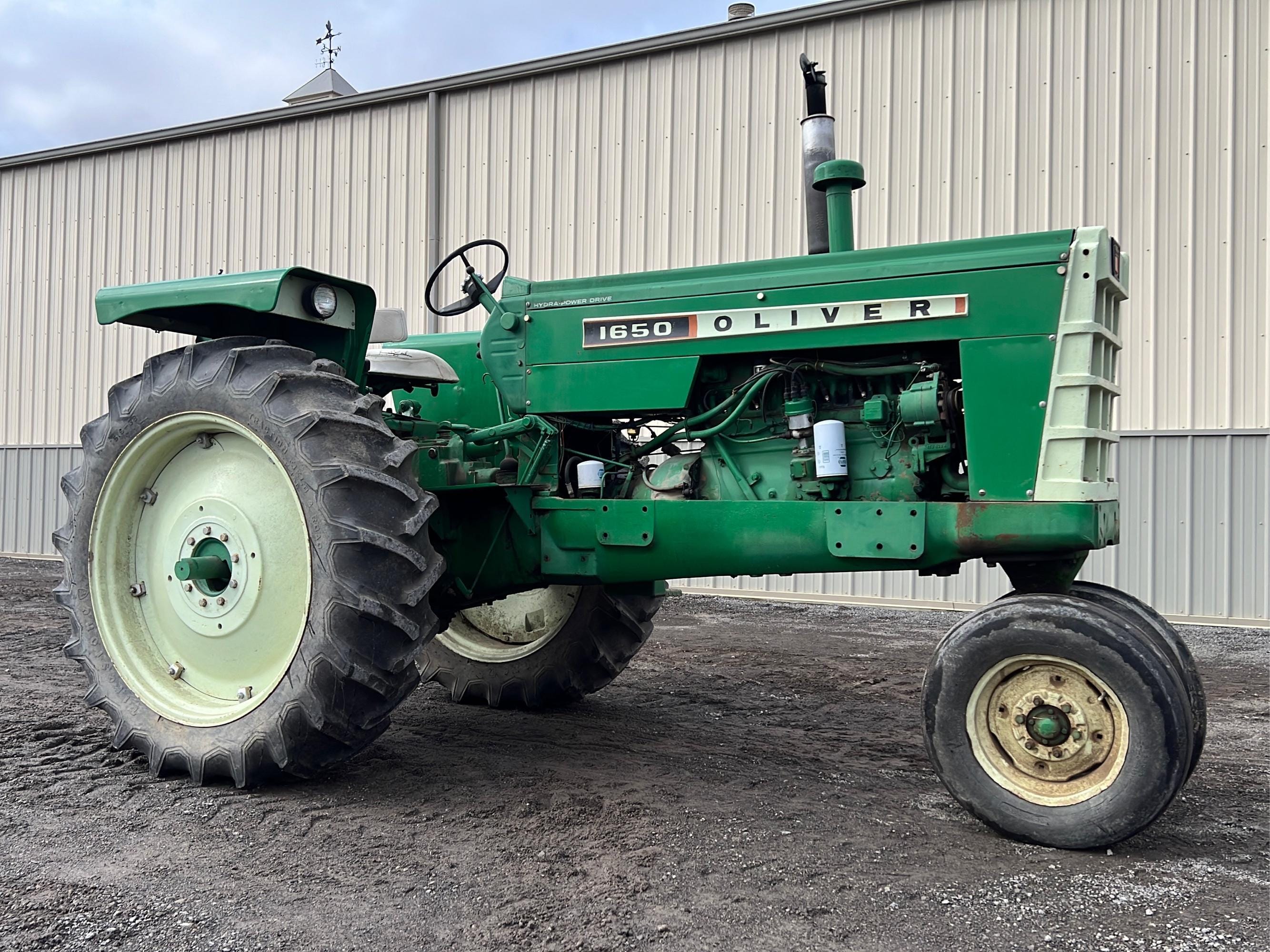 Main image Oliver 1650