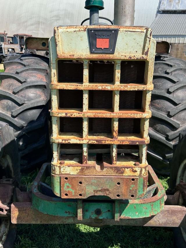 Image of Oliver 1650 equipment image 3