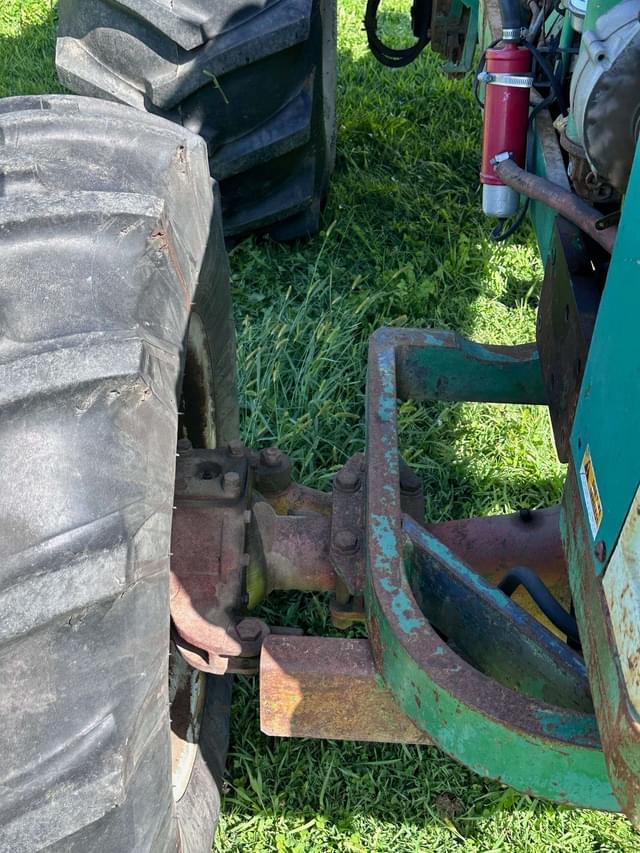 Image of Oliver 1650 equipment image 4