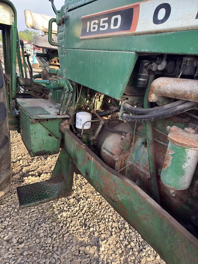 Image of Oliver 1650 equipment image 3