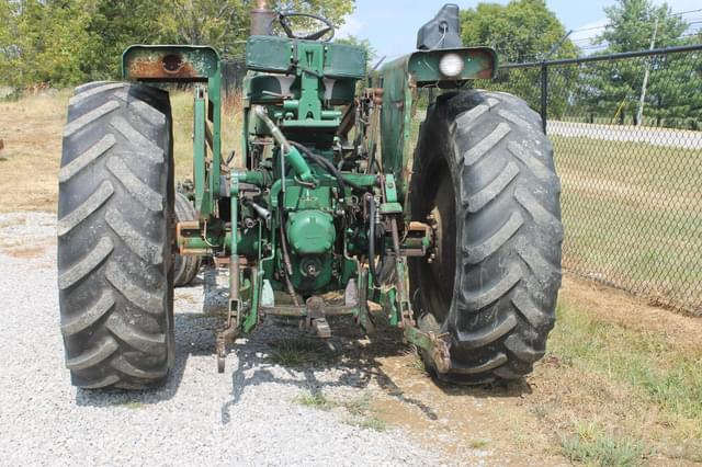 Image of Oliver 1650 equipment image 4