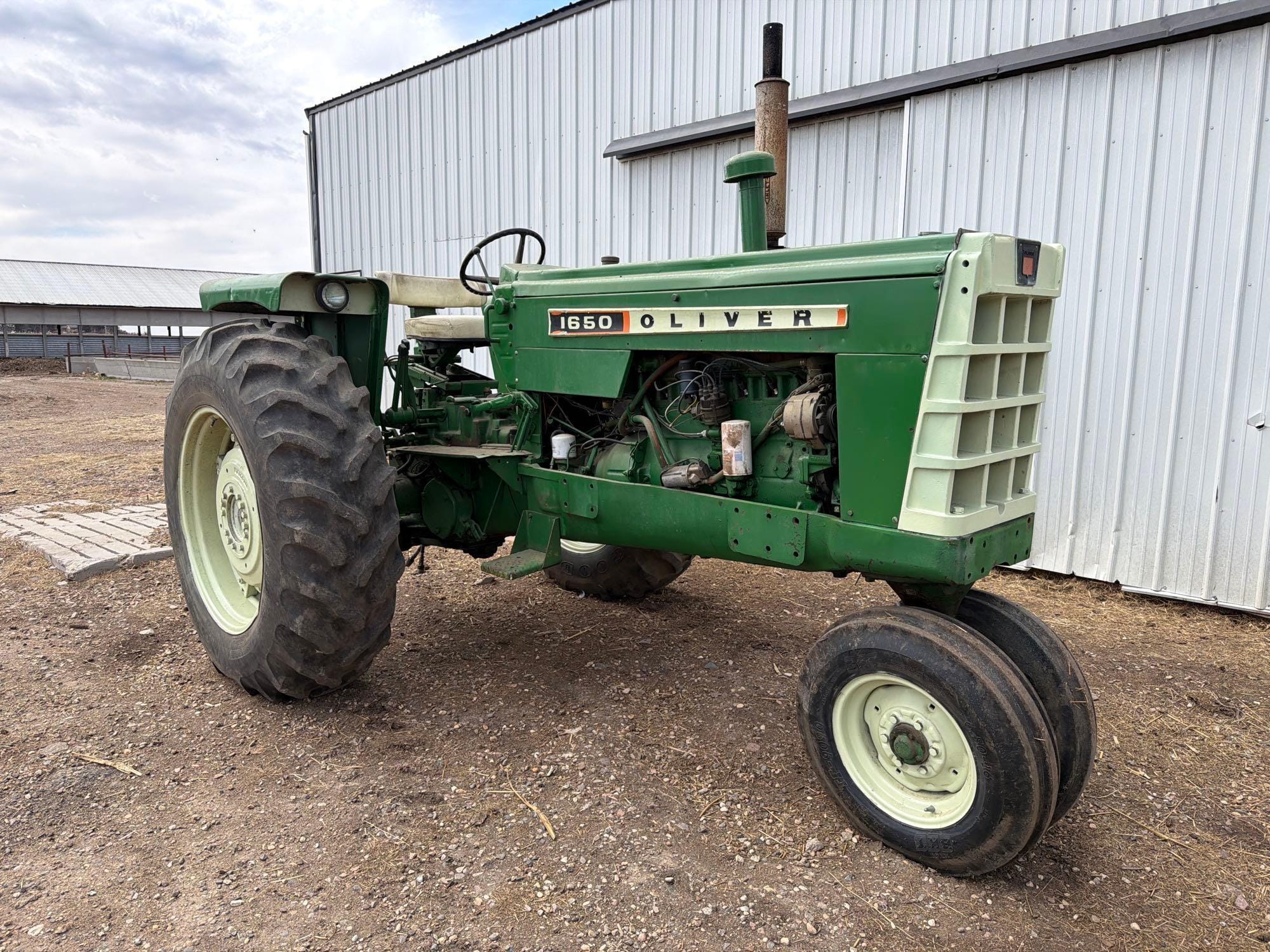 Oliver 1650 Equipment Image0