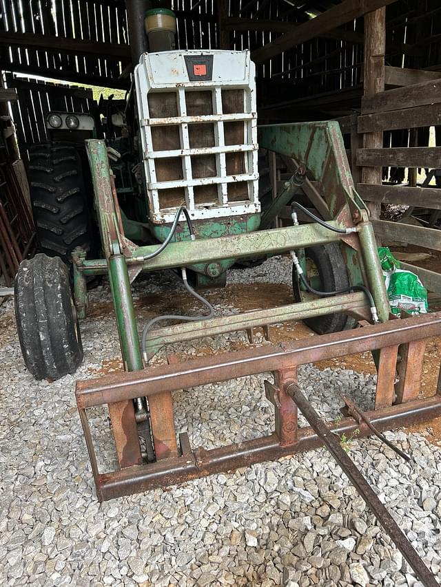 Image of Oliver 1650 equipment image 1