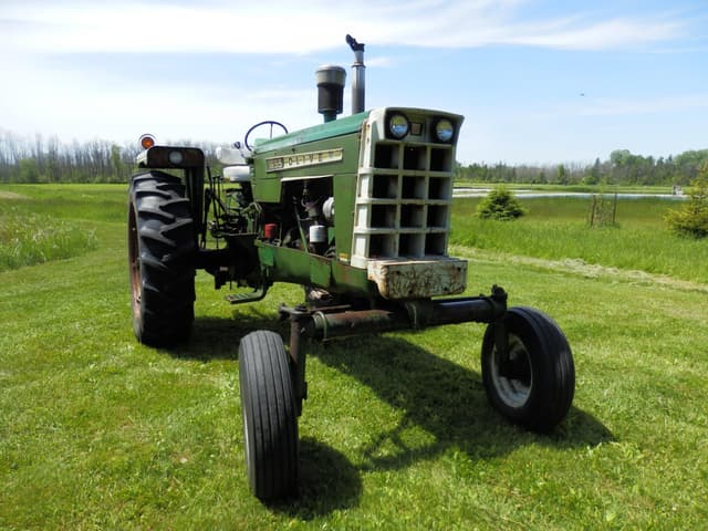 Image of Oliver 1655 equipment image 2