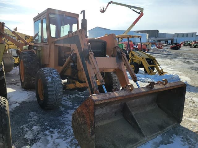 Image of Oliver 1655 equipment image 2