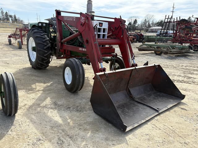 Image of Oliver 1750 equipment image 1