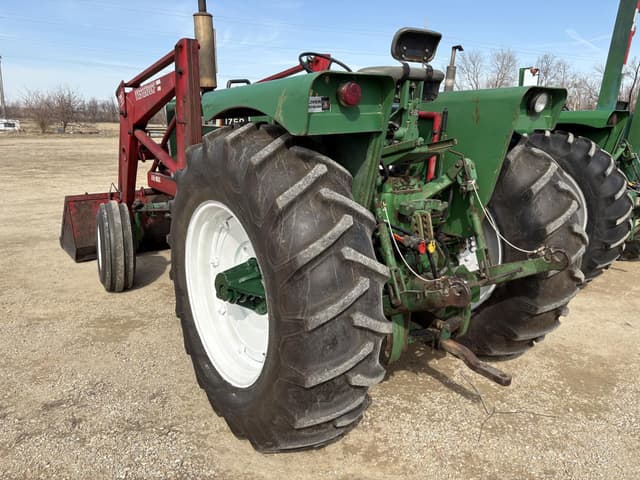 Image of Oliver 1750 equipment image 3