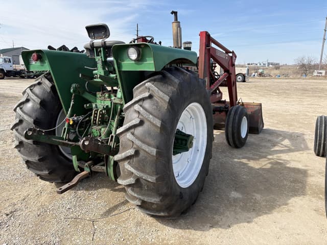 Image of Oliver 1750 equipment image 2