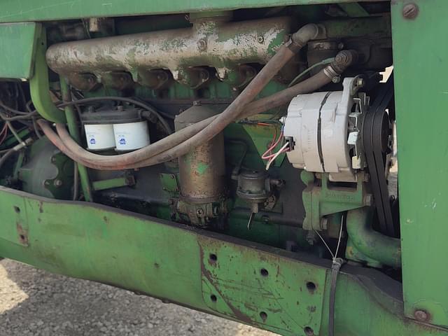 Image of Oliver 1750 equipment image 3