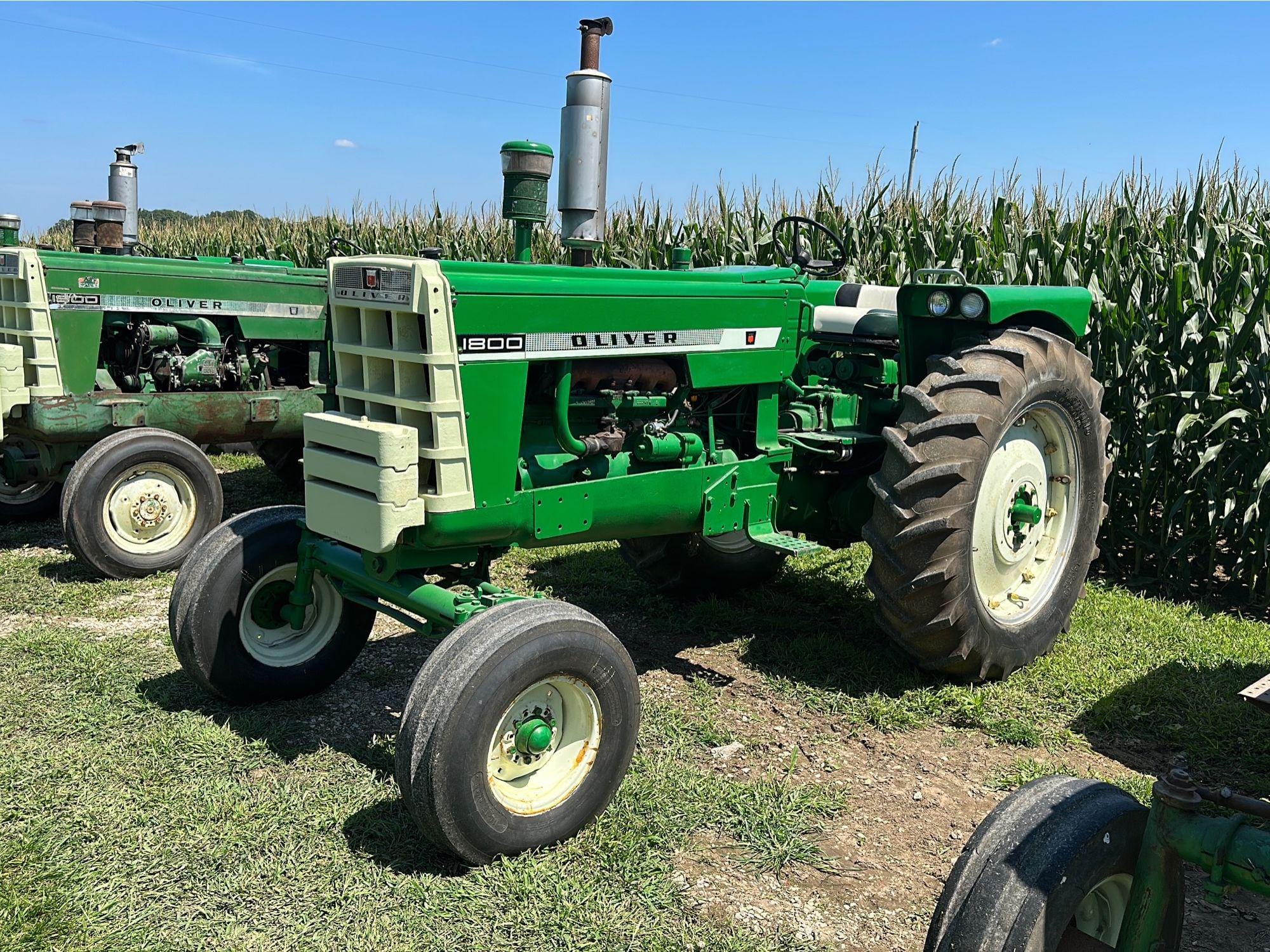 Main image Oliver 1800