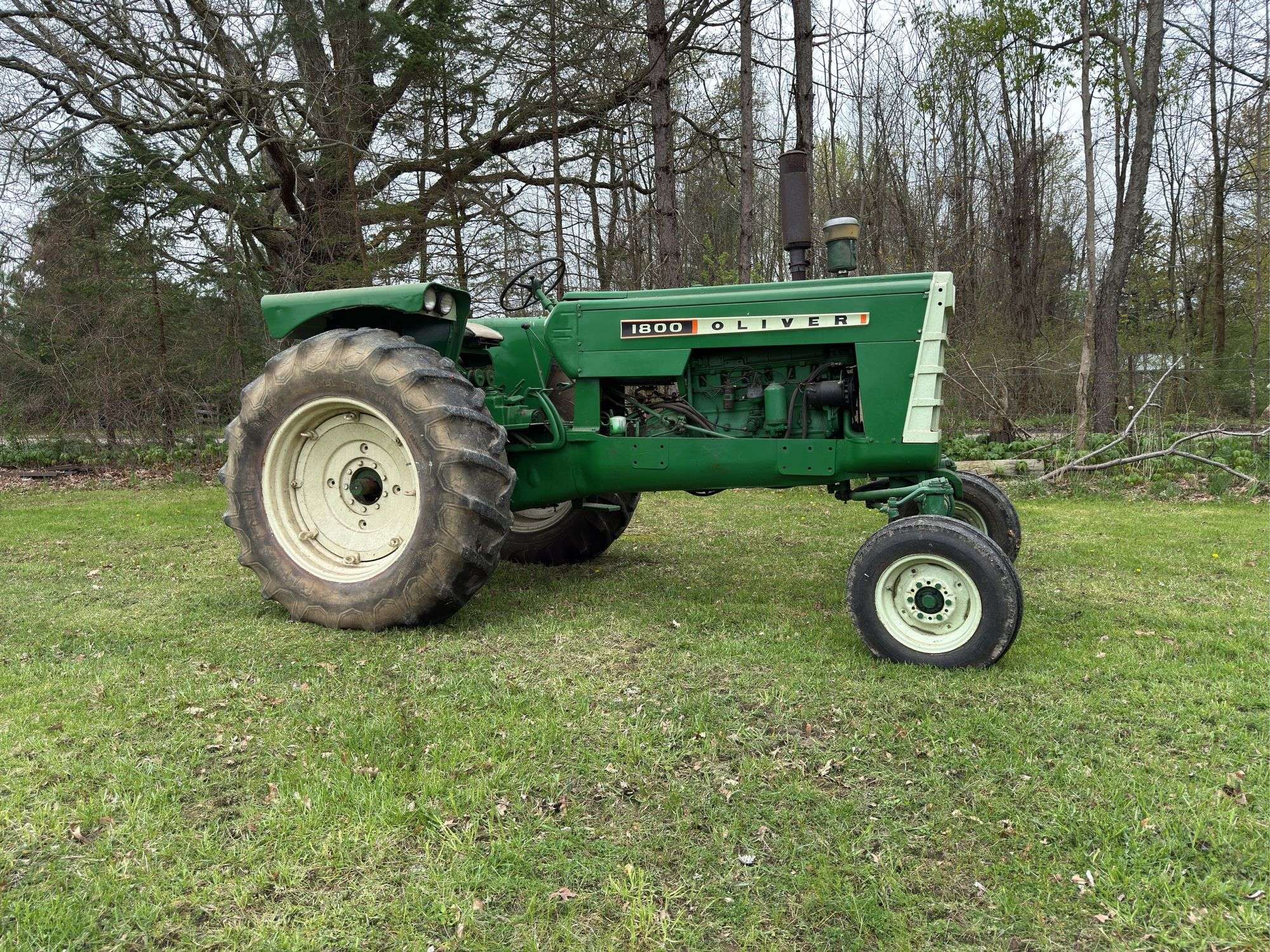 Oliver 1800 Equipment Image0