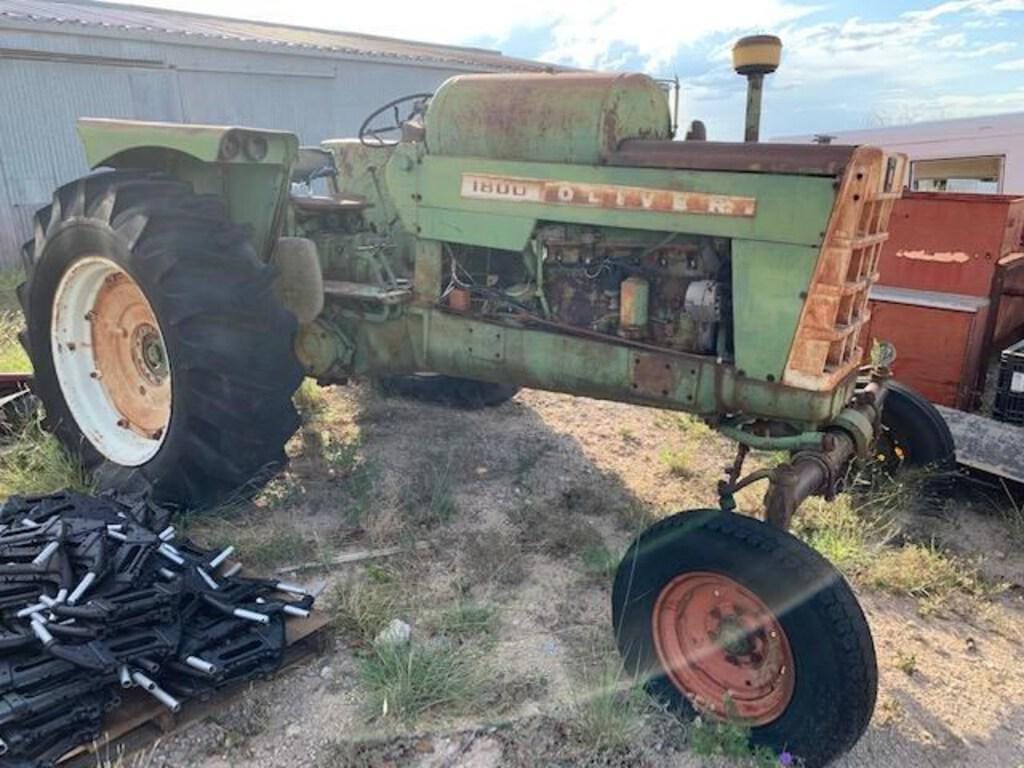 Main image Oliver 1800