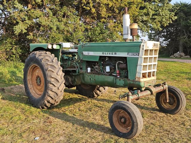 Image of Oliver 1800 equipment image 2