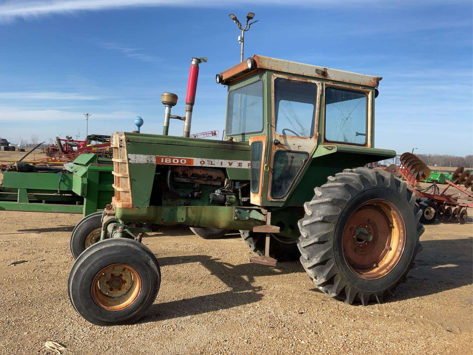 Oliver 1800 Equipment Image0