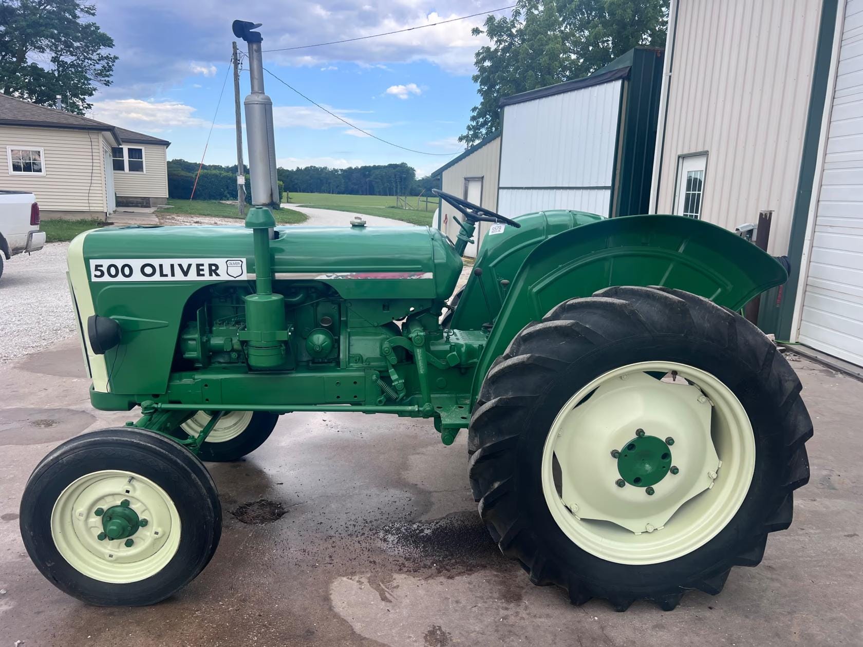 Oliver 500 Equipment Image0