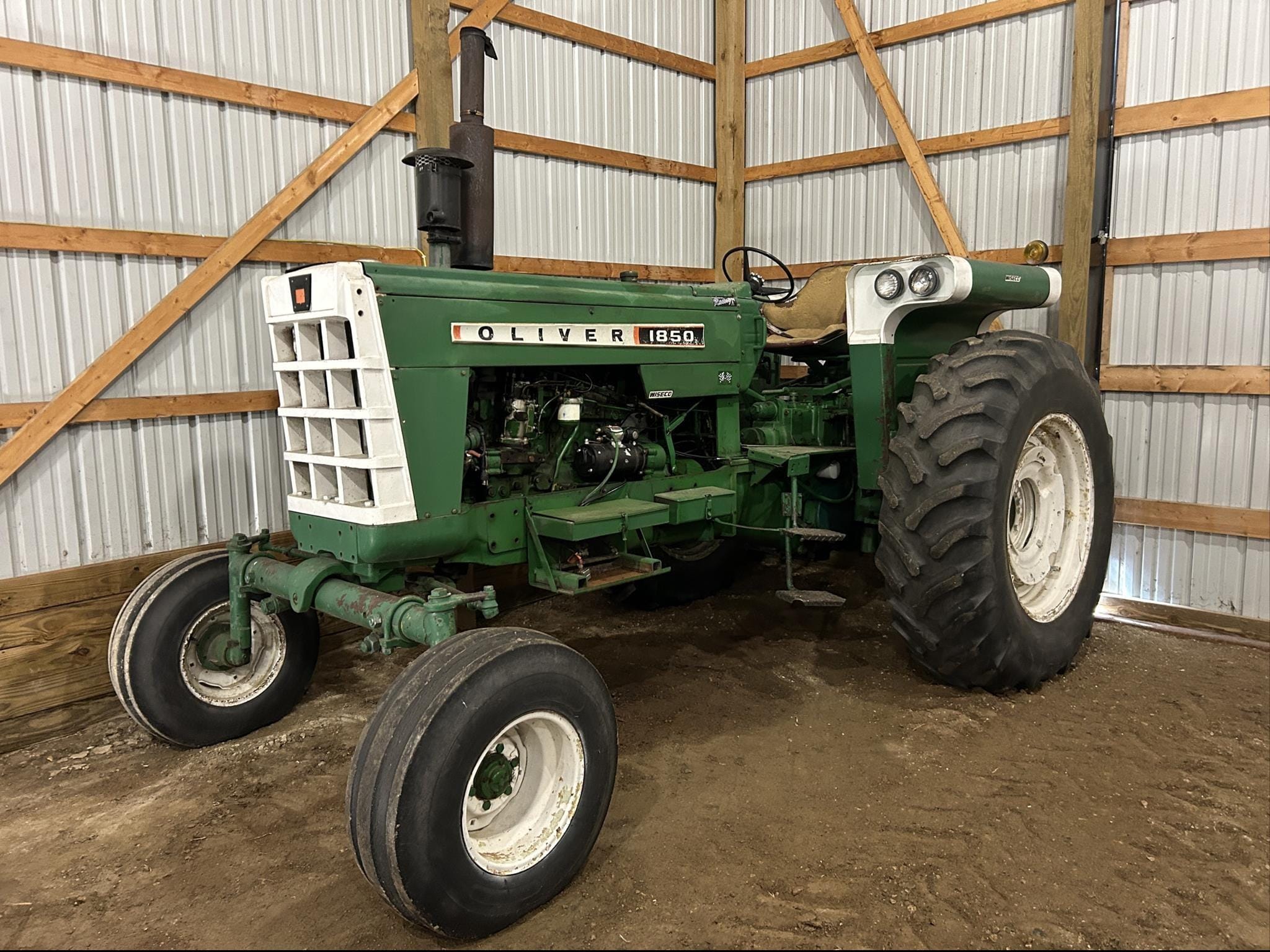 Oliver 1850 Equipment Image0