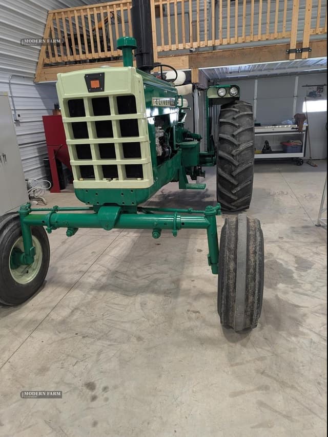 Image of Oliver 1850 equipment image 4