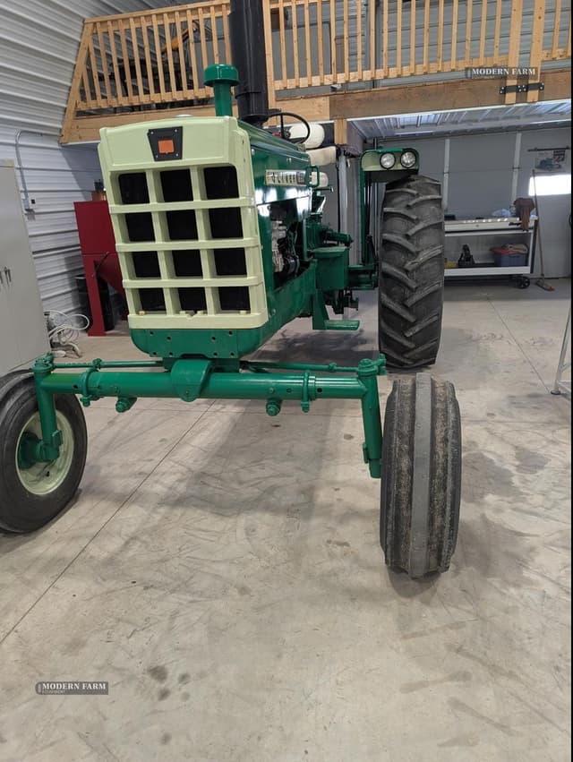 Image of Oliver 1850 equipment image 4