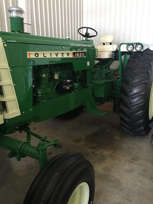 Image of Oliver 1850 equipment image 2