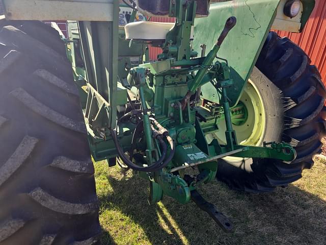 Image of Oliver 1850 equipment image 3