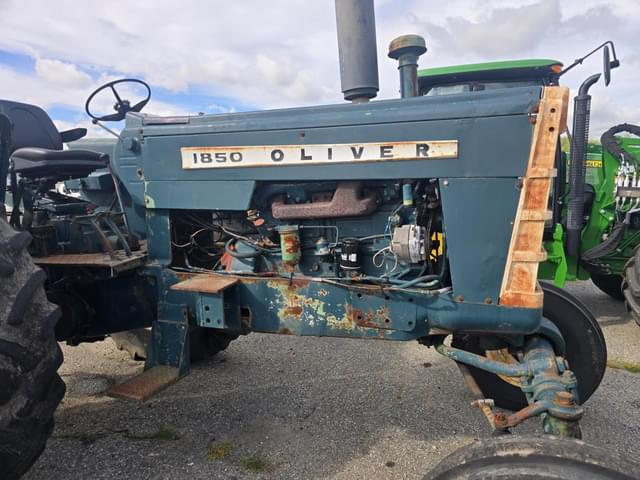 Image of Oliver 1850 equipment image 3