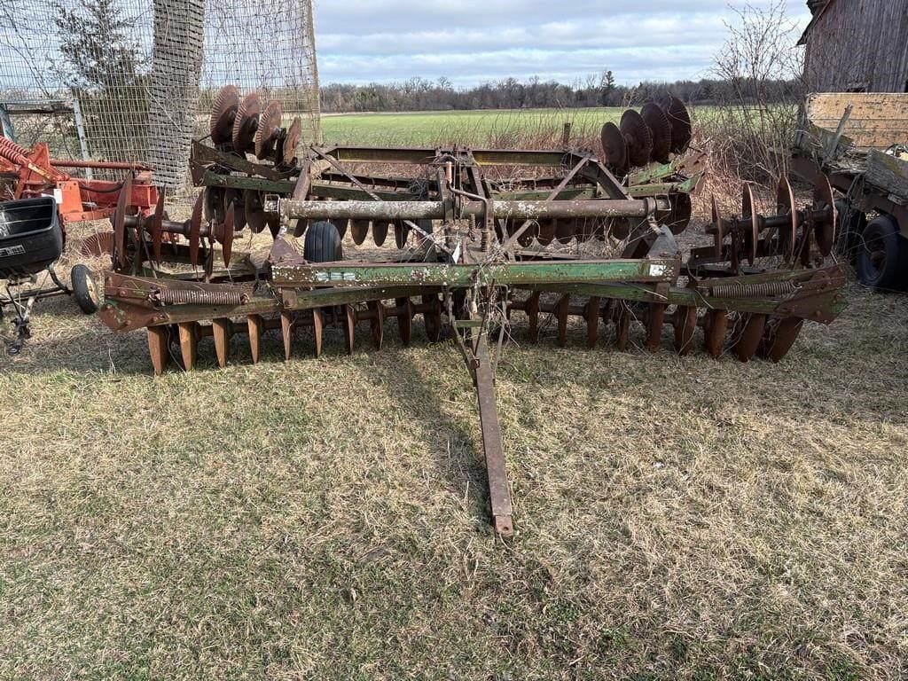 Oliver 252 Equipment Image0