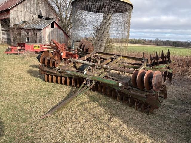 Image of Oliver 252 equipment image 2