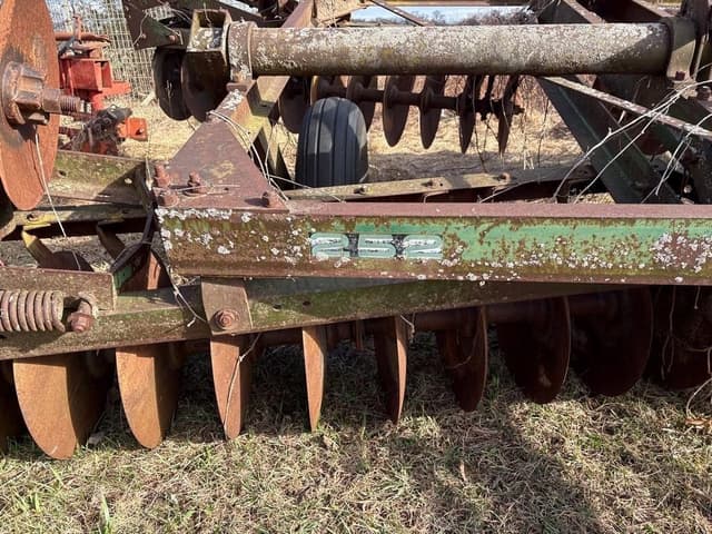 Image of Oliver 252 equipment image 4