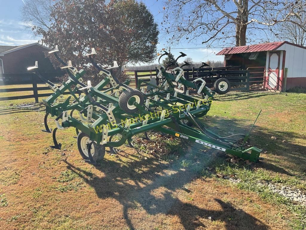 Main image Oliver 285