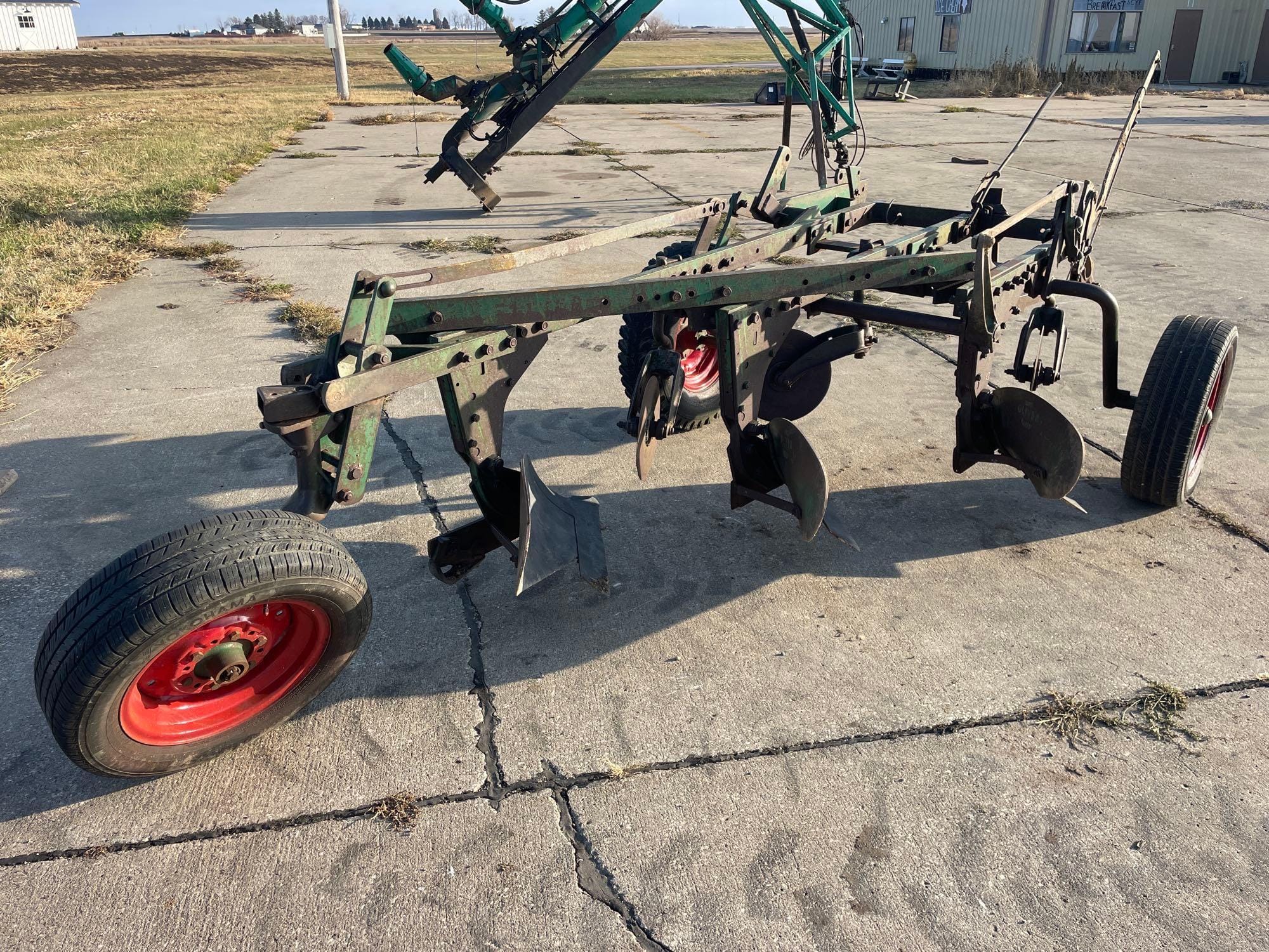 Oliver Undetermined Equipment Image0