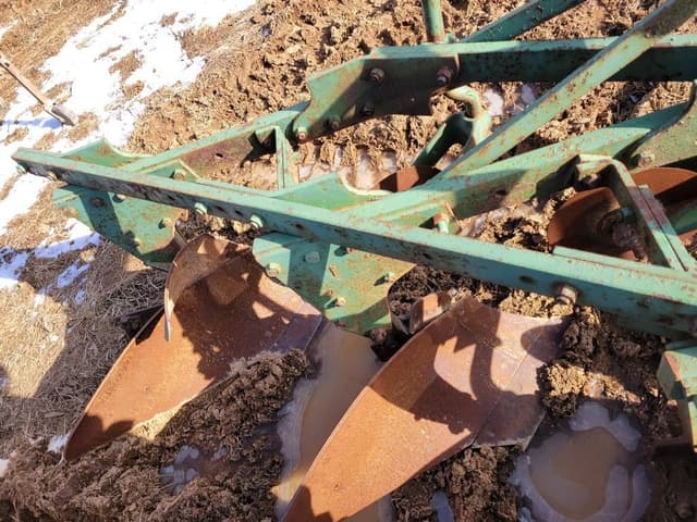 Image of Oliver 3240ST equipment image 4