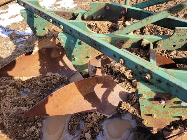 Image of Oliver 3240ST equipment image 3