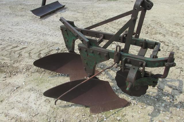 Image of Oliver 3240ST equipment image 3