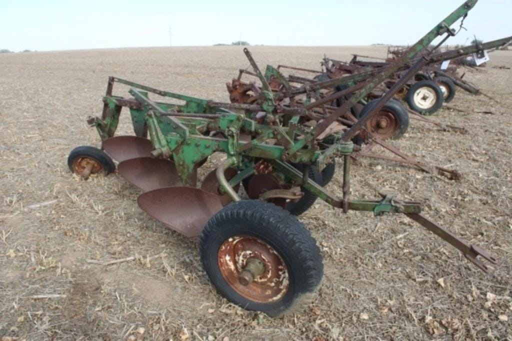 Main image Oliver 4240