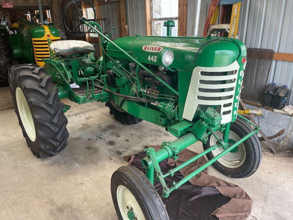 Main image Oliver 440