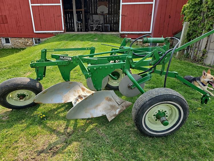 Oliver 4240 Equipment Image0