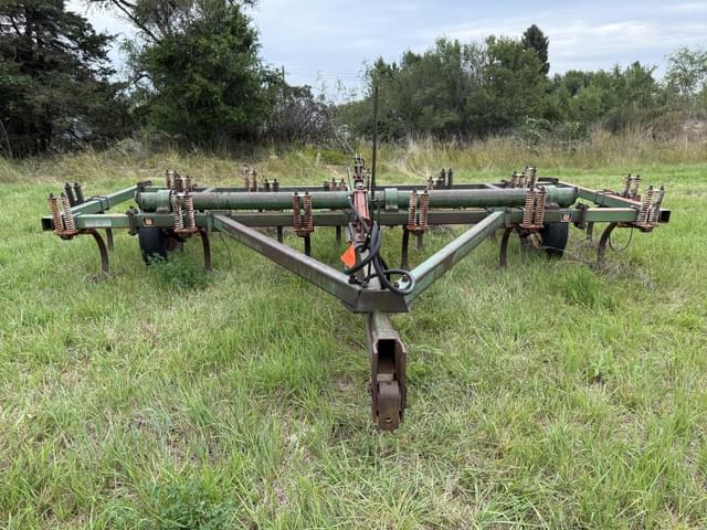 Image of Oliver 466 equipment image 1