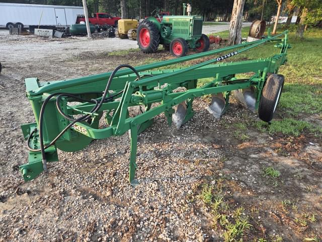 Image of Oliver 546 equipment image 2