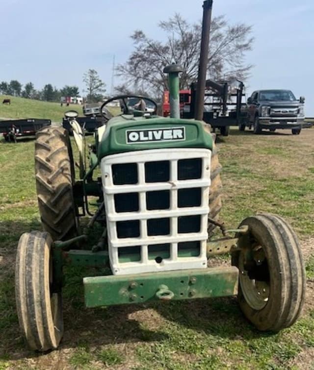 Image of Oliver 550 equipment image 3