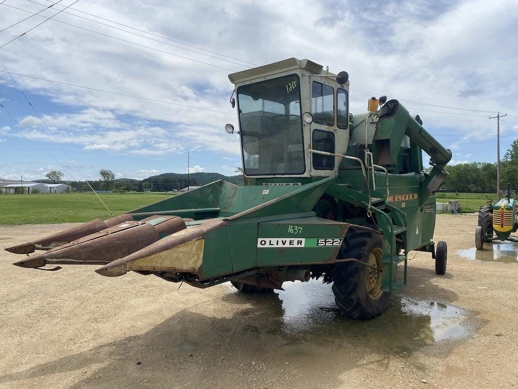 SOLD - Oliver 525 Lot No. 1637 Combines with 1,964 Hrs | Tractor Zoom
