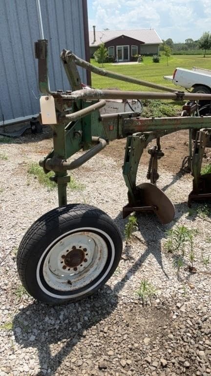 Image of Oliver 545 equipment image 1