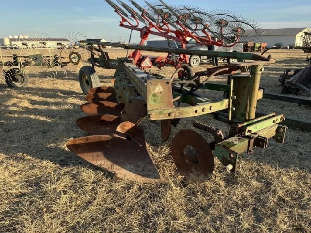 Oliver 546 Equipment Image0