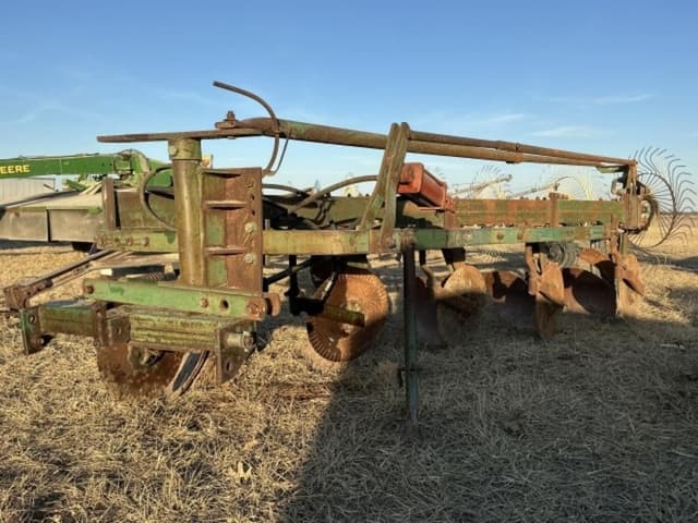 Image of Oliver 546 equipment image 1