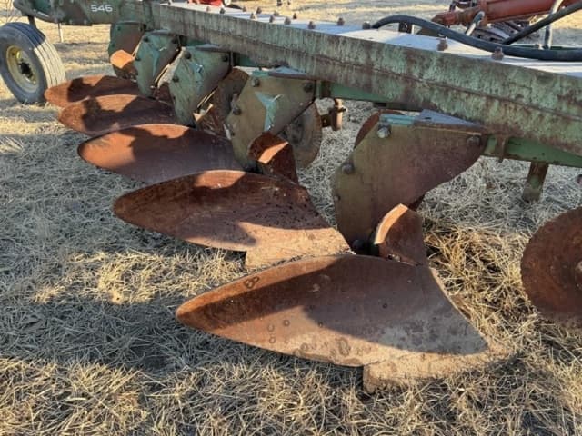 Image of Oliver 546 equipment image 3