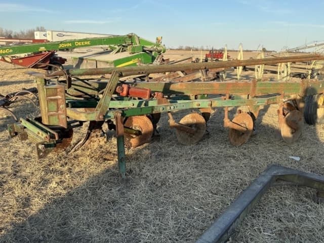 Image of Oliver 546 equipment image 4