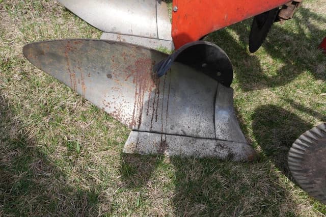 Image of Oliver 548 equipment image 3